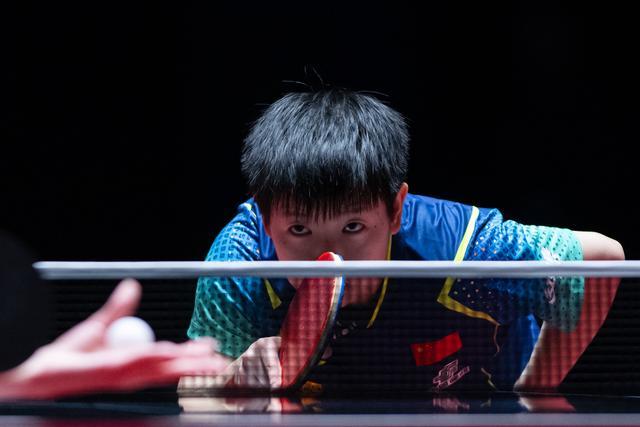 乒乓球澳门世界杯：孙颖莎胜陈思羽，横扫晋级