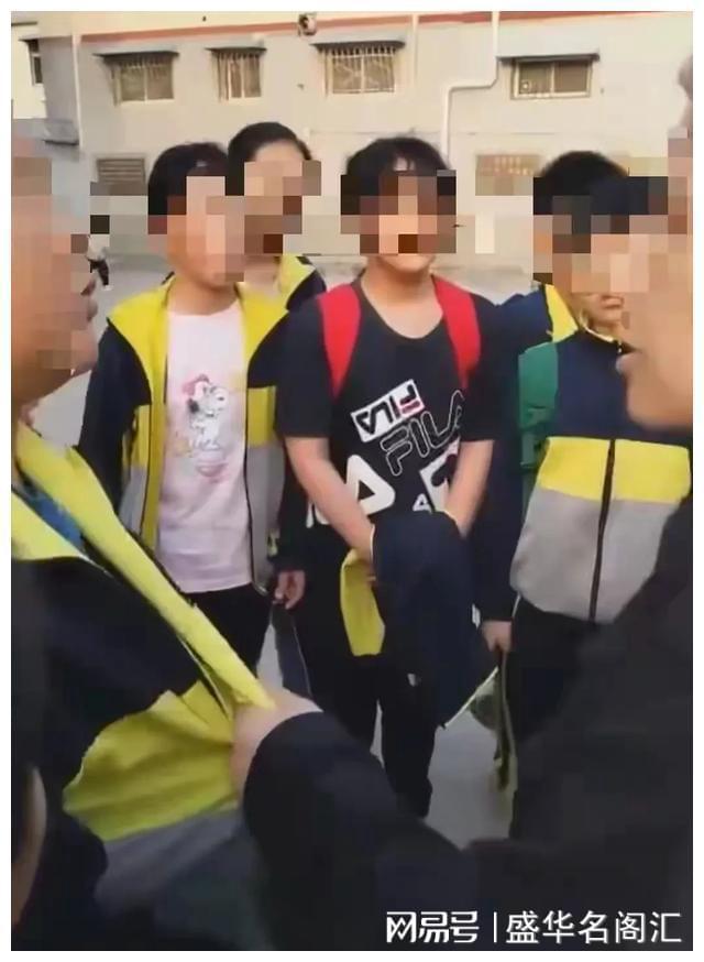 专家解读男孩被女同学父亲殴打 校园矛盾升级还是霸凌反噬
