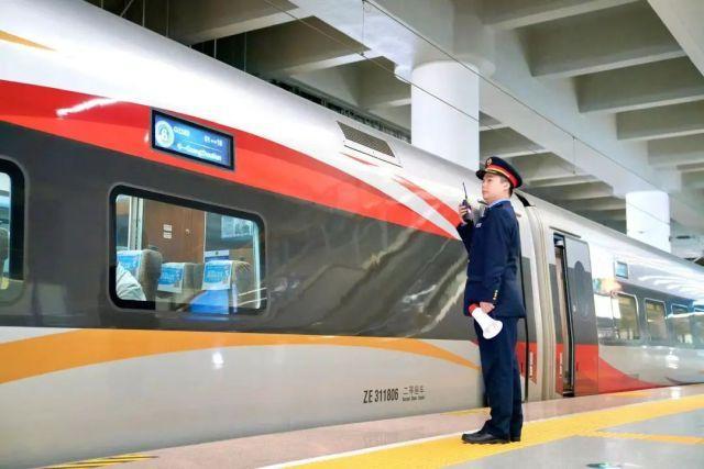 备战“五一”客流高峰！长三角铁路部门计划增开192.5对旅客列车 