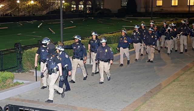 美国警方进驻哥伦比亚大学