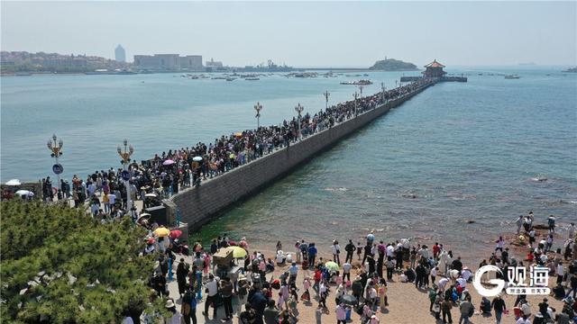 假期首日青岛历史城区人从众 文旅流量担当现身