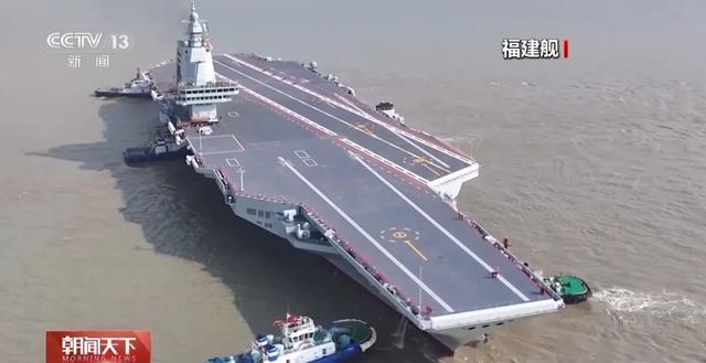 中国三航母全家福来了 海军建设新飞跃