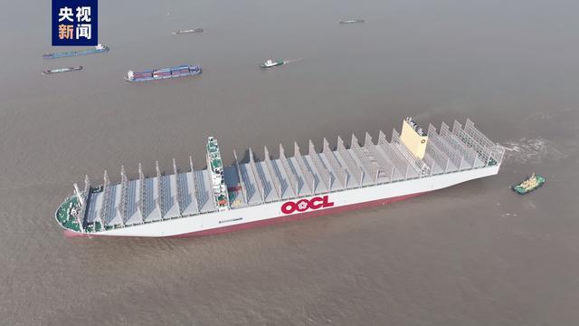 全球最大24000teu级集装箱船试航 绿色巨无霸出海