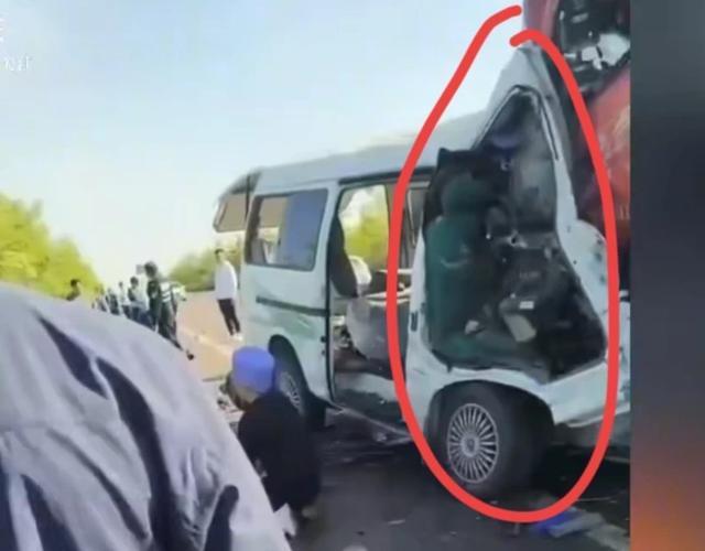 宁夏9死车祸:小客车车头被压扁,事故原因待查