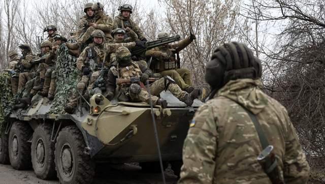 乌军5个作战旅抵达哈尔科夫，俄军狂扔温压弹，乌军阵地变废墟