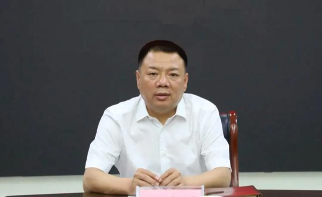 大v评3个月内10个县委书记任上被查 反腐风暴持续