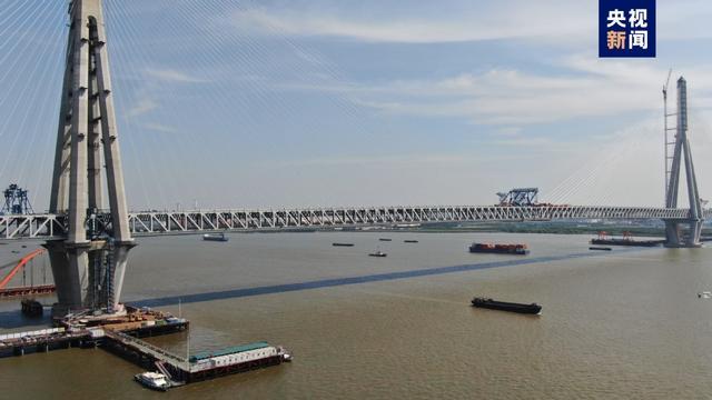 中国建世界最大跨度斜拉桥6月贯通