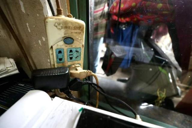 上海市民私自拉线给电动车充电被罚 新条例严管违规充电