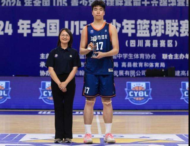 夺冠 MVP！中国男篮14岁1米97天才崛起 未来之星闪耀赛场