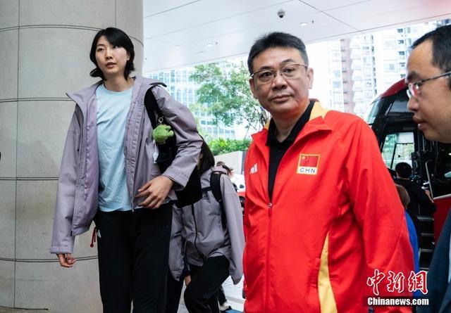 女排主帅蔡斌发声：澳门站表现差我责无旁贷，香港站誓提精气神