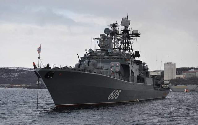 乌官员称俄大型反潜舰起火 数百船员或被困