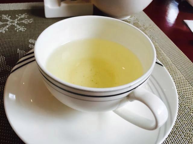 夏天多喝这种饮料 绿茶，为何专家力荐？