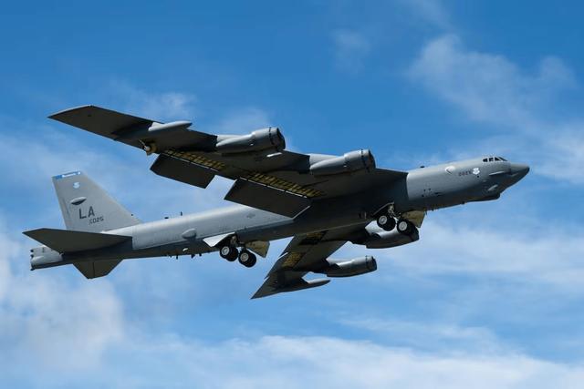 美国会考虑恢复所有B-52核打击能力