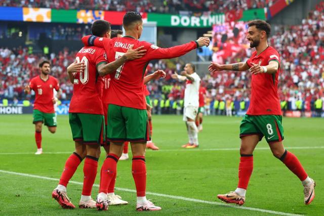 葡萄牙3-0土耳其 C罗无私助攻