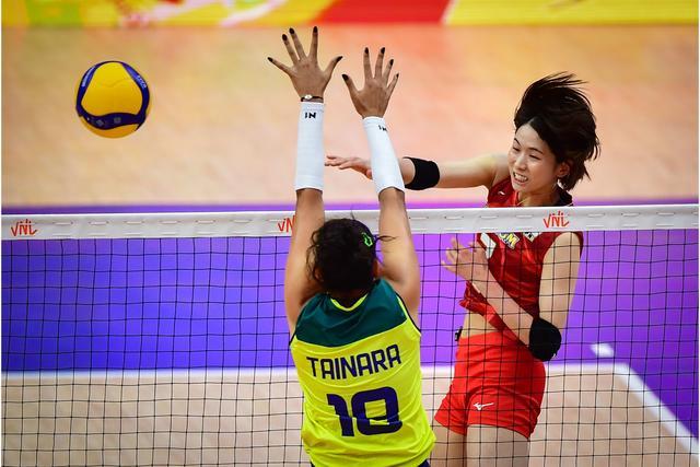 日本女排3-2送巴西首败！队史首次晋级决赛 世界排名超过中国