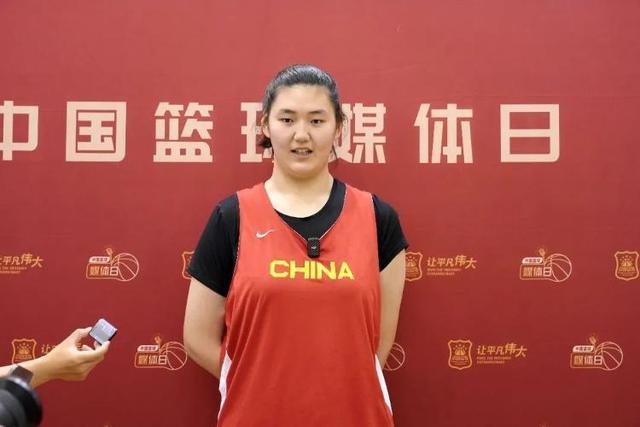 张子宇爆砍44分 中国女篮大胜日本 锁定小组头名晋级半决赛