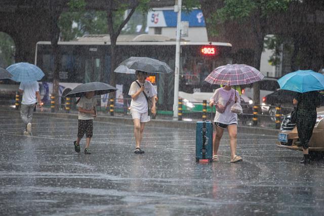 武汉本轮降雨为何如此极端 本轮降水与首轮梅雨有何不同？