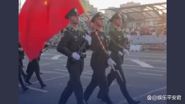 白俄罗斯阅兵彩排，当中国仪仗队入场的一刹那：“无比的感到自豪”