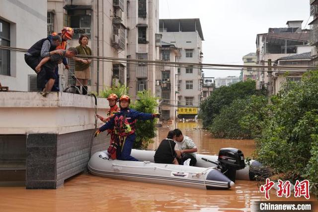 湖南平江36万余人受灾，多地紧急救援进行时