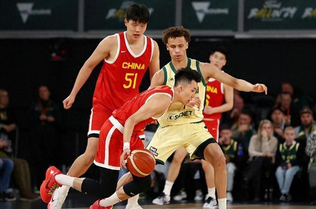 中国男篮再负澳大利亚 热身赛三连败