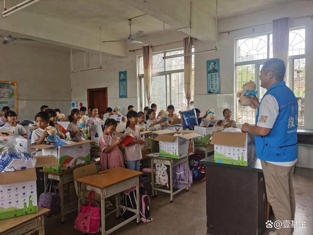 洛阳爱心物资抵达湖南平江灾区 各界驰援，共筑希望