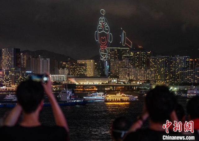 多啦A梦无人机汇演在香港上空上演