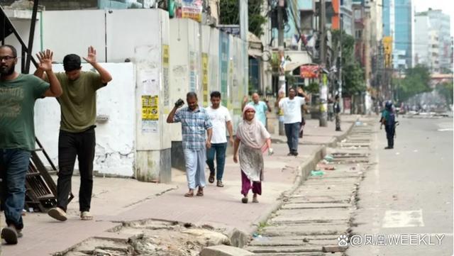 考公引骚乱 孟加拉青年何以走上绝路 青年怒火背后的考公热与社会困境