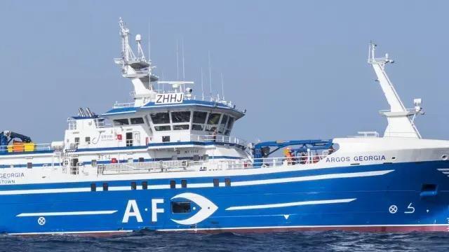 西班牙渔船沉没事故已致9人死亡 另有4人失踪
