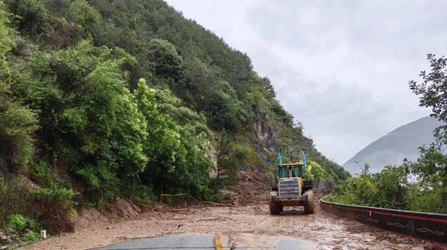 36人被困四川江家湾隧道均获救 山体垮塌紧急救援