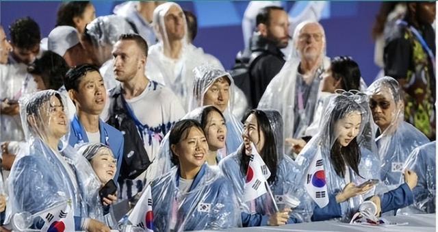 韩国人找到了国旗被挂错的原因