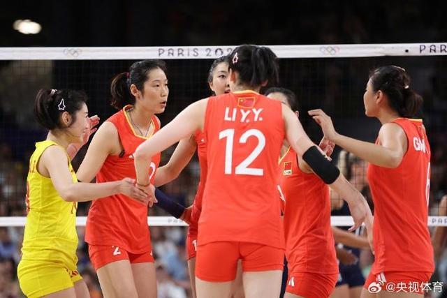 中国女排送卫冕冠军首败 时隔20年奥运再胜美国