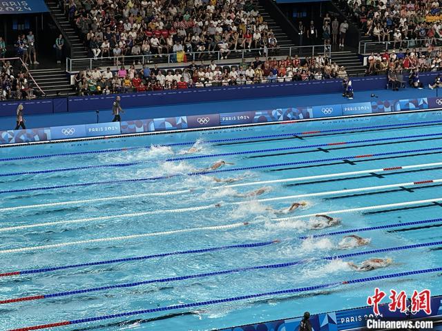 潘展乐晋级男子100米自由泳半决赛
