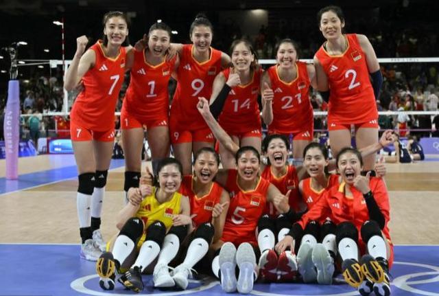 巴黎奥运会排球女子小组赛A组：法国vs中国