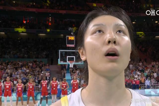中国女篮和波多黎各女篮爆发冲突 比赛激烈，女篮姑娘们展现坚韧斗志