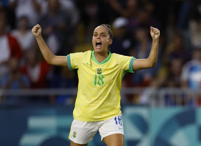 奥运女足：巴西1-0法国晋级四强 加布丽埃诺绝杀 卡尔沙维失点 巴西挺进半决赛对阵西班牙