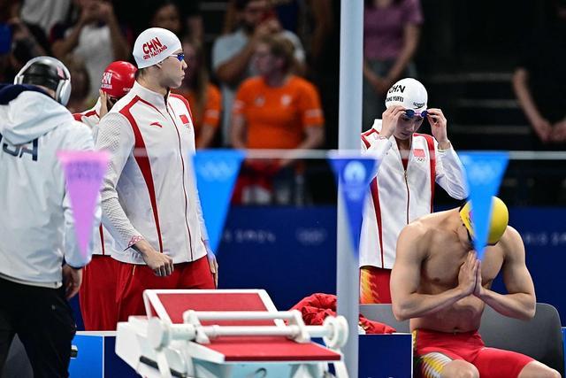 中国游泳4×100男女混合接力获银牌