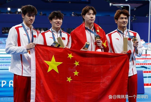 潘展乐第4棒逆天翻盘！男子4x100混接力中国夺金 破美国60年垄断！