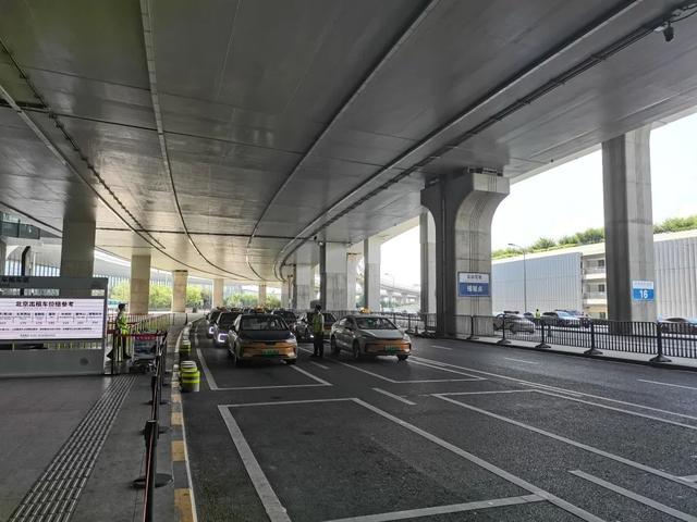 北京交通执法总队提醒游客坐正规车 “拒载、议价、绕路”，北京交通执法部门重拳出击！