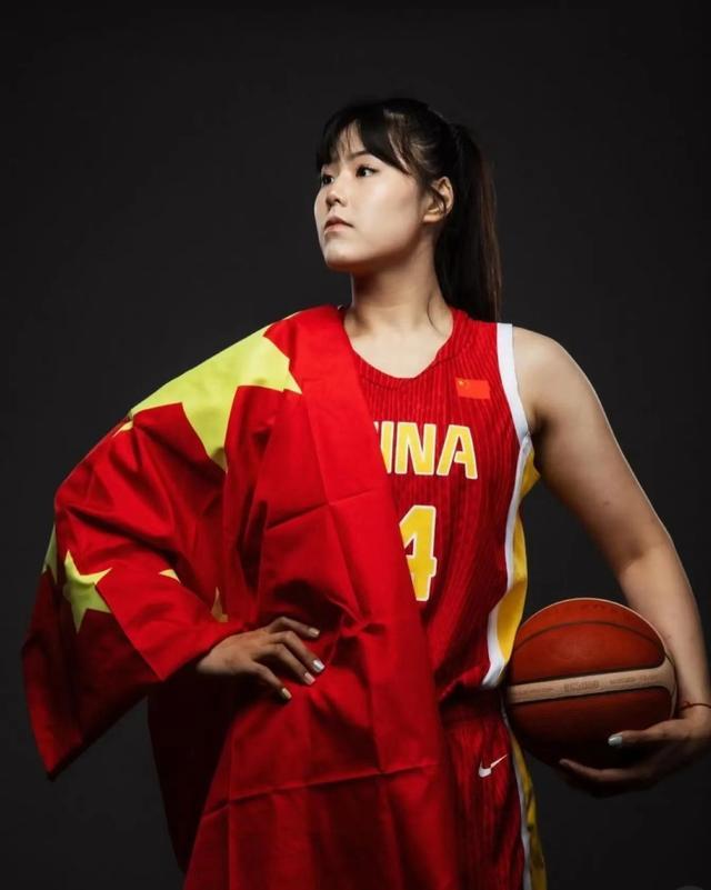 李月汝再度赴美征战WNBA 奥运场均17.7分成中国女篮得分王