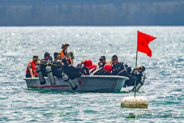 迎风斗浪！第71集团军某旅展开濒海驻训 铸就海疆利剑