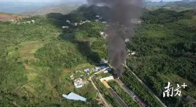 贵州一纯碎发生交通事故致2死