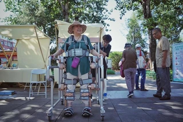 全国残疾预防日将至 西城举行服务集市