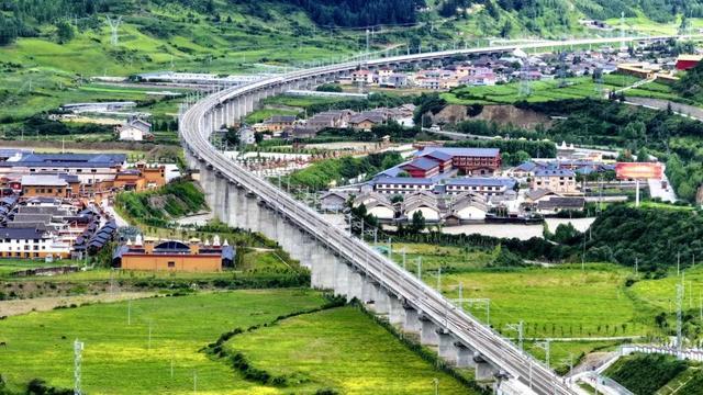 川青铁路成都至黄龙九寨车票开售