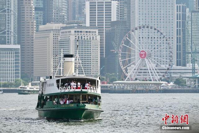 内地奥运“天团”游维多利亚港