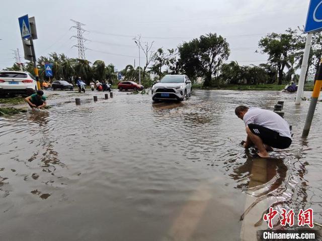 海口：加快清理恢复生产生活秩序，全民动员共渡难关