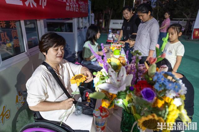 轮椅上的她用一双巧手钩织希望之花 残障巧匠筑梦公益