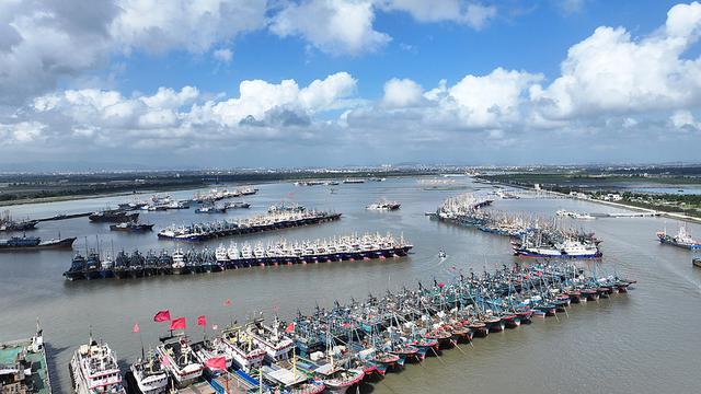 台风“普拉桑”为什么跑这么快