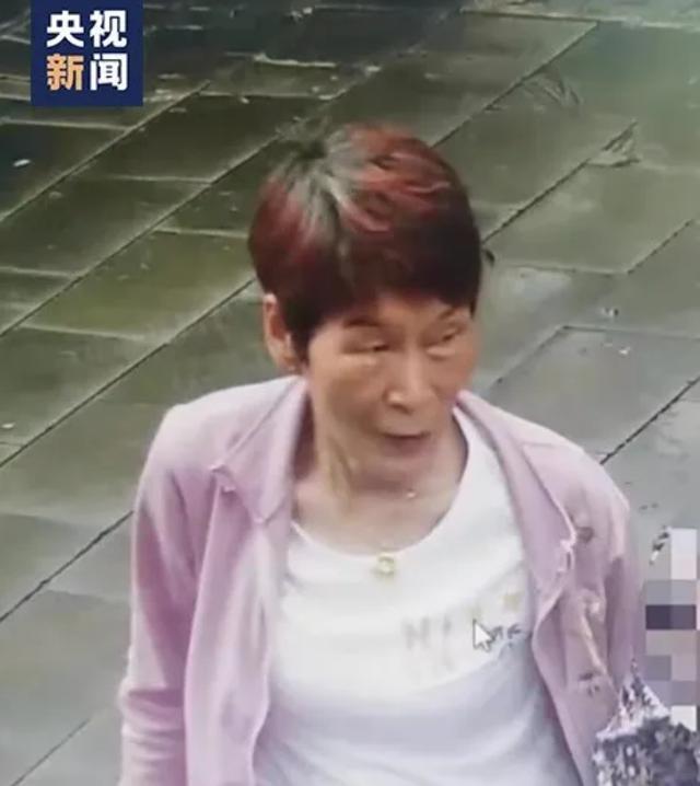 余华英拿滚烫的水浇到5岁女孩头上 杨妞花：希望余华英死刑！