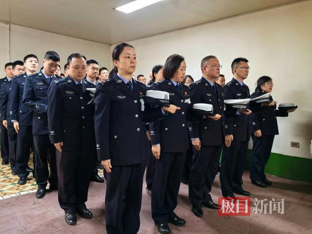 25岁救人牺牲辅警遗体告别仪式举行 英雄本色感天地