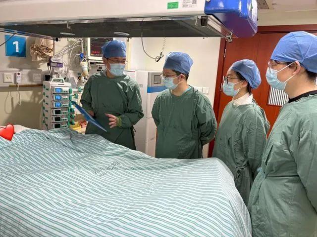 “烧伤姆妈”诞辰丈夫新发声 太太情况危险进ICU